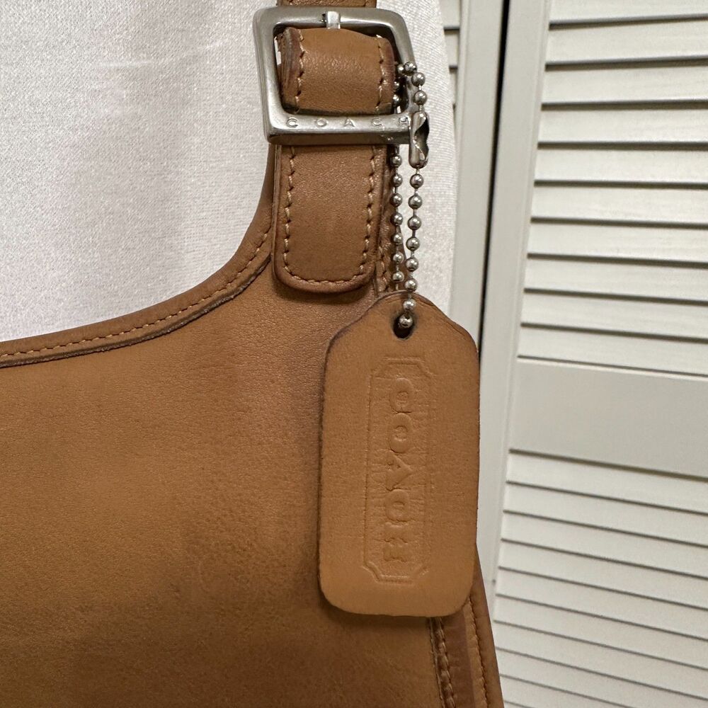Vintage Coach Slim Saddle Flap Bag Tan Leather Crossbody Full Grain Leather - Picture 3 of 8